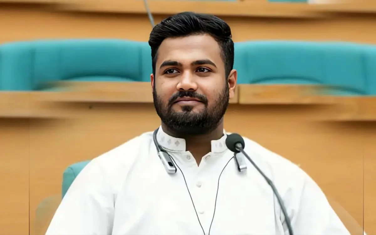 চ্যাটজিপিটি ব্যবহার করে পরীক্ষায় নকল, ডাকসু ও শিবির নেতাকে শাস্তি