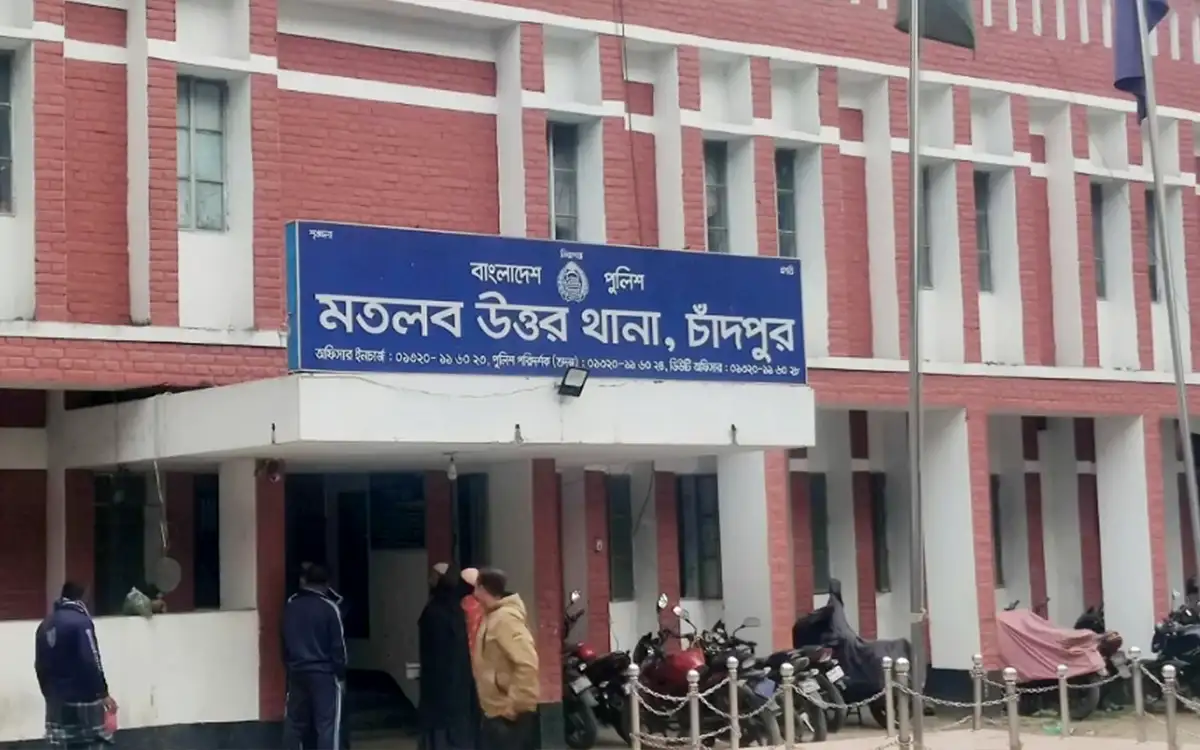 মতলব উত্তরের ওসিকে অযোগ্য আখ্যা দিয়ে ব্যবস্থা নিতে আদালতের নির্দেশ