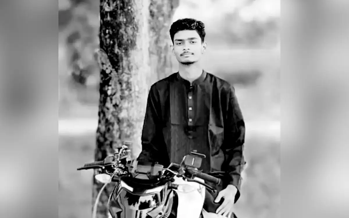 ফেসবুকে ‘গতিতেই শান্তি’ স্টোরি দেওয়ার পর মোটরসাইকেল দুর্ঘটনায় তরুণের মৃত্যু
