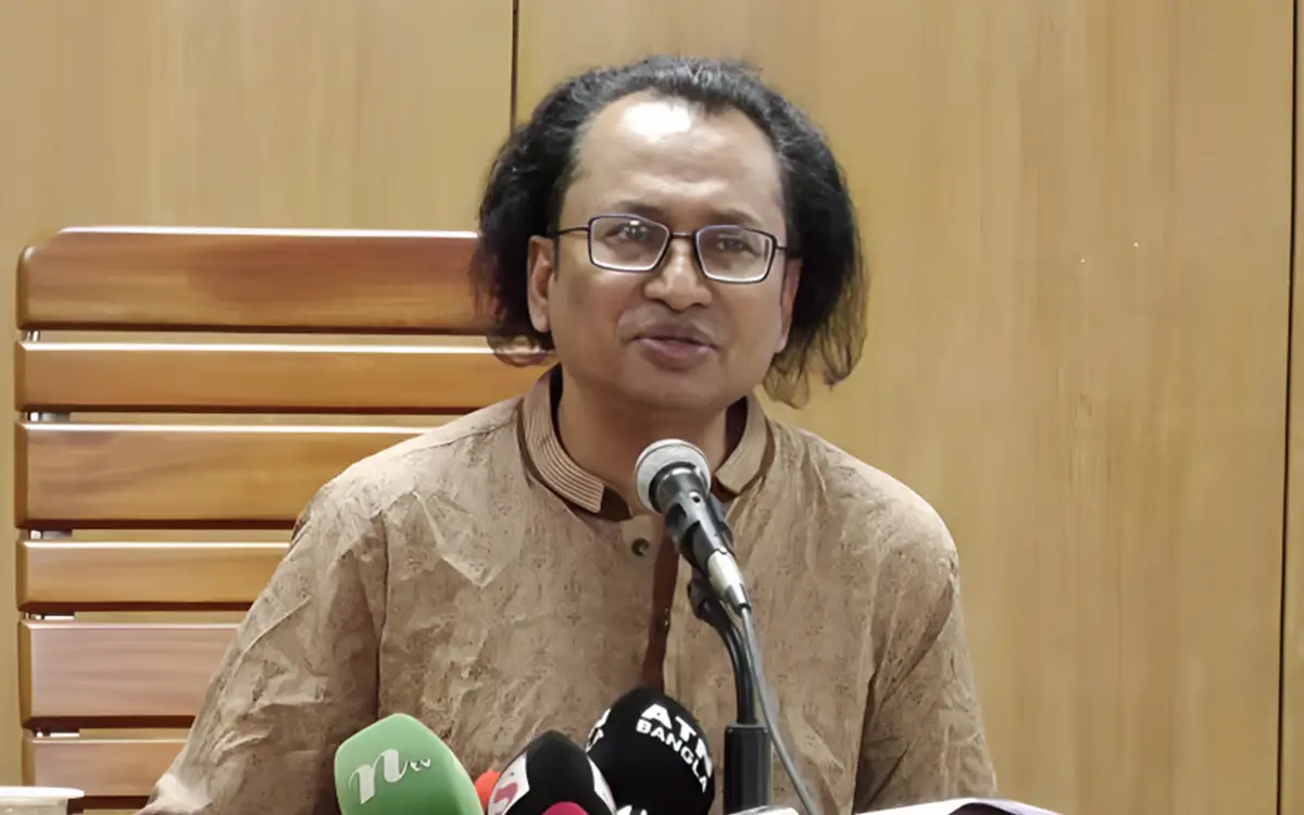 মুক্তিযোদ্ধার দাফনে বাধা, জড়িতদের পরিণতি ভোগ করতে হবে: তথ্য উপদেষ্টা