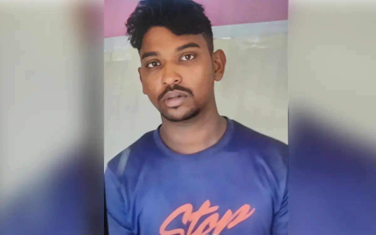 বগুড়ায় কুড়িগ্রাম এক্সপ্রেসে চলন্ত ট্রেনে নারীকে ধর্ষণের অভিযোগ, ক্যান্টিন বয় গ্রেপ্তার