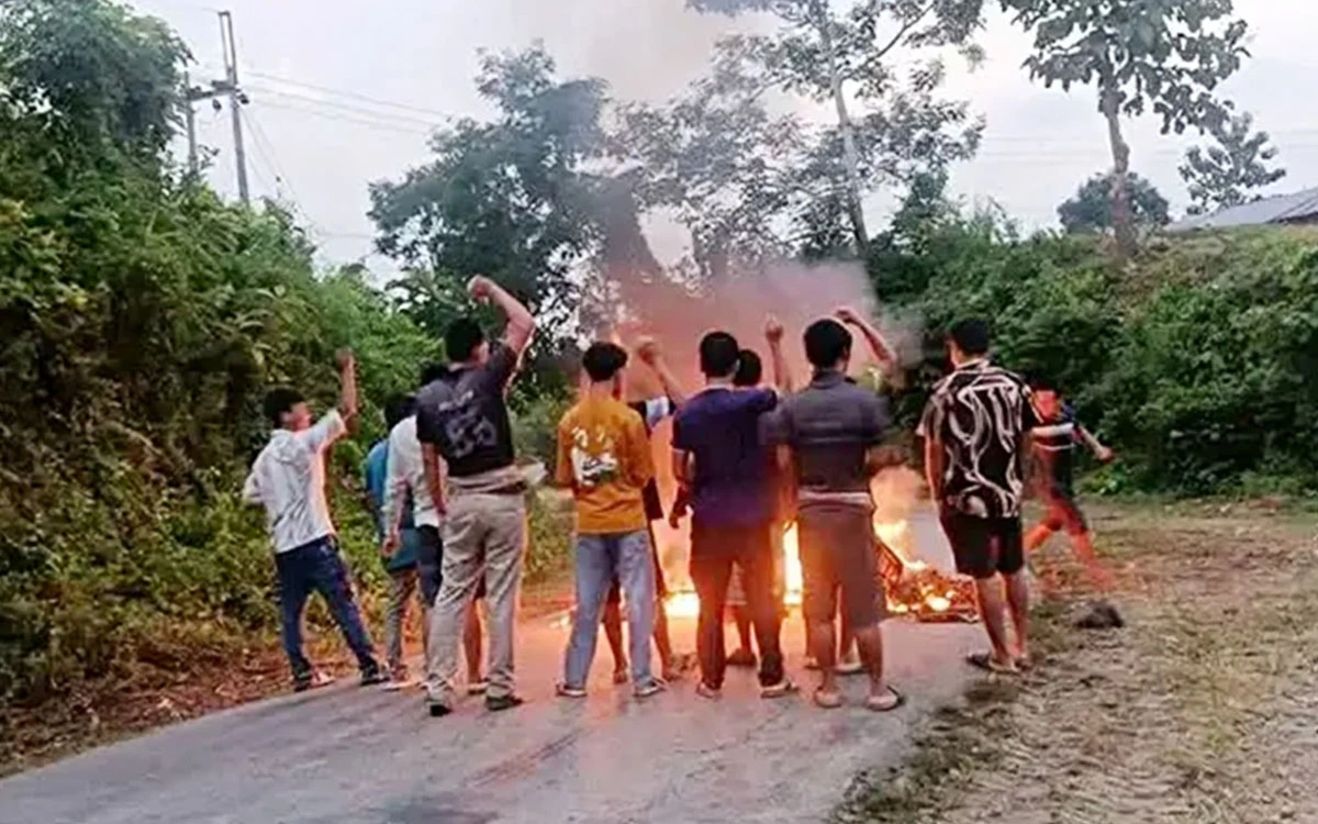 সাজেকে অবরোধকারীদের সঙ্গে আইনশৃঙ্খলা বাহিনীর গোলাগুলি