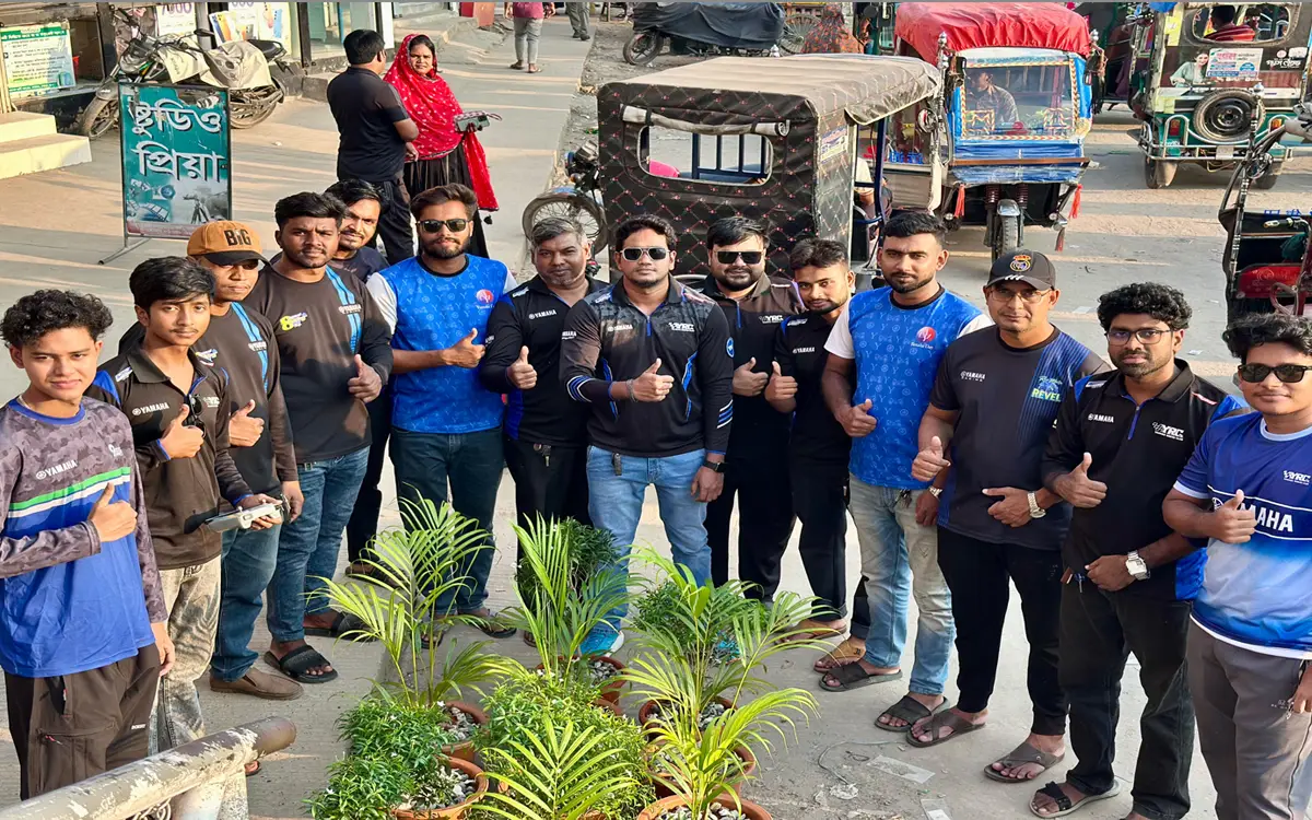 শেরপুরে ফুটওভার ব্রিজের সৌন্দর্যবর্ধনে ইয়ামাহা রাইডার্স ক্লাবের বৃক্ষরোপণ
