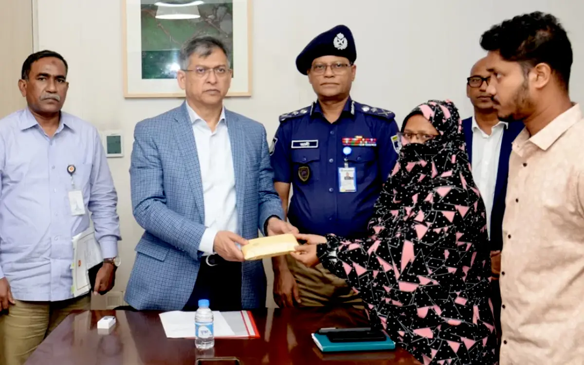 এসআই আলতাফ হত্যায় জড়িতদের দ্রুত বিচার করা হবে, পরিবারকে আর্থিক সহায়তা: স্বরাষ্ট্রমন্ত্রী