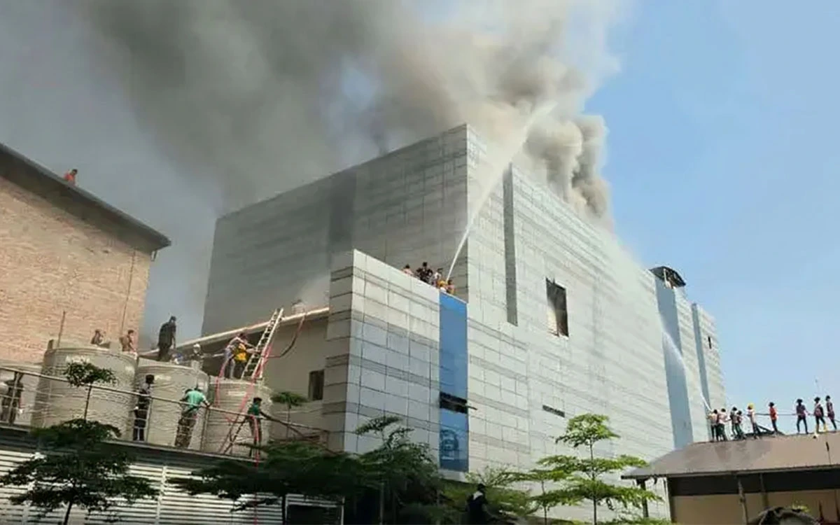 টঙ্গীতে ওষুধ কারখানার আগুন নিয়ন্ত্রণে