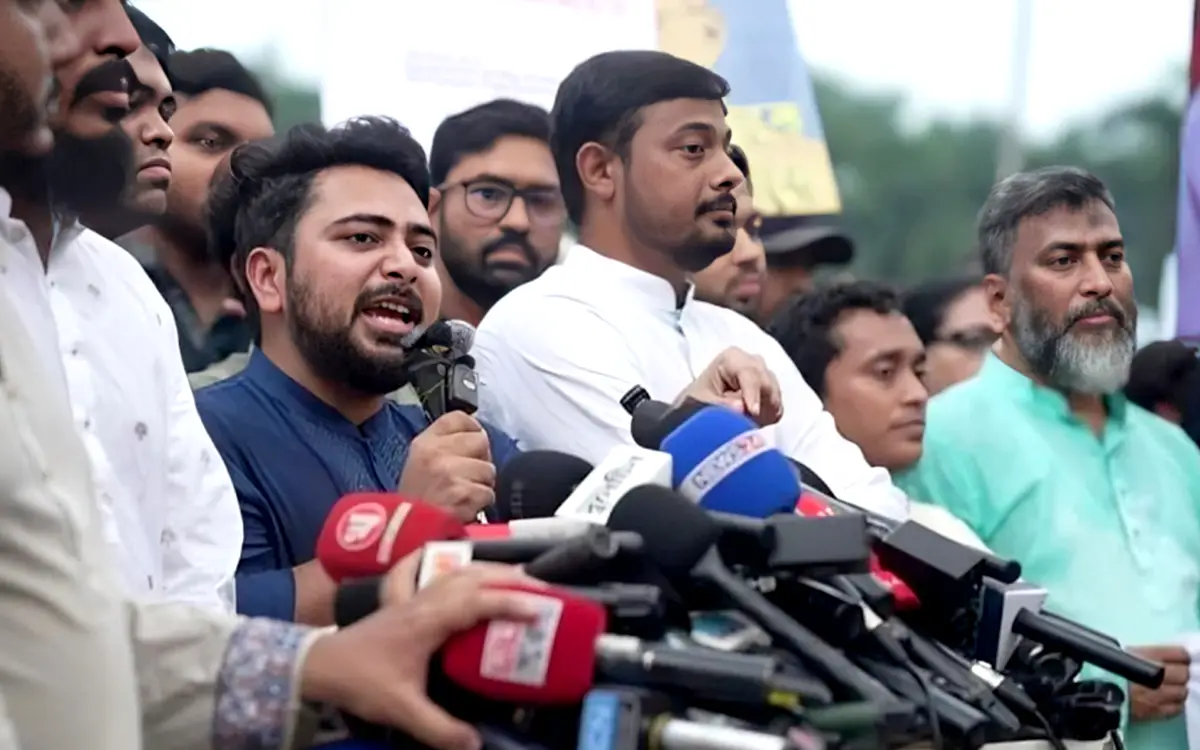 তারেক রহমানের হাতে গণতন্ত্র ও মানবাধিকার সুরক্ষিত নয়: নাহিদ ইসলাম