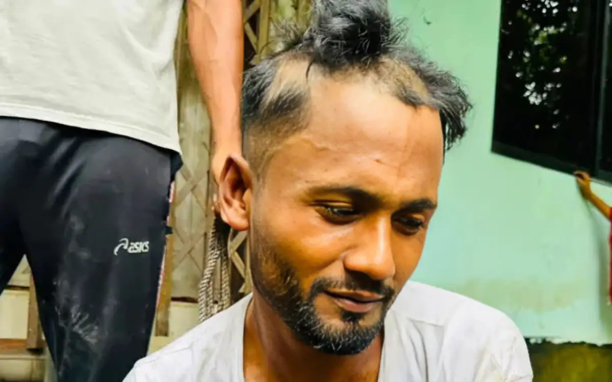 চুরি করতে ঢুকে হাতেনাতে আটক, ন্যাড়া করে দিলেন গ্রামবাসী