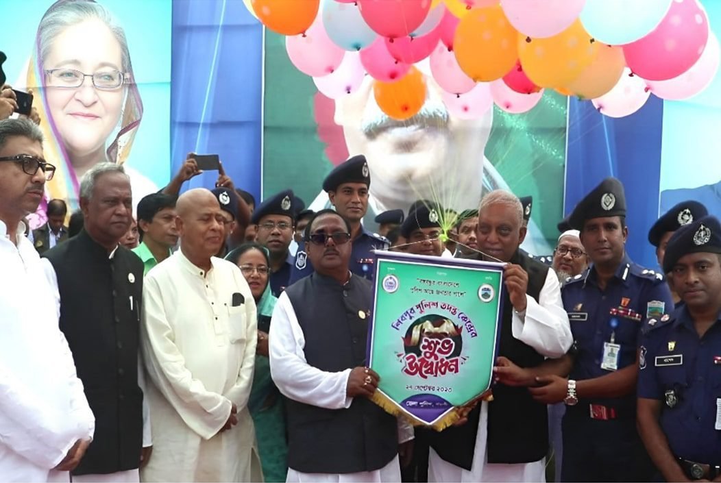 ভিসানীতি নিয়ে বিব্রত, বিভ্রান্ত কিংবা আতংকিত হওয়ার কিছু নেই, নওগাঁয় স্বরাষ্ট্রমন্ত্রী