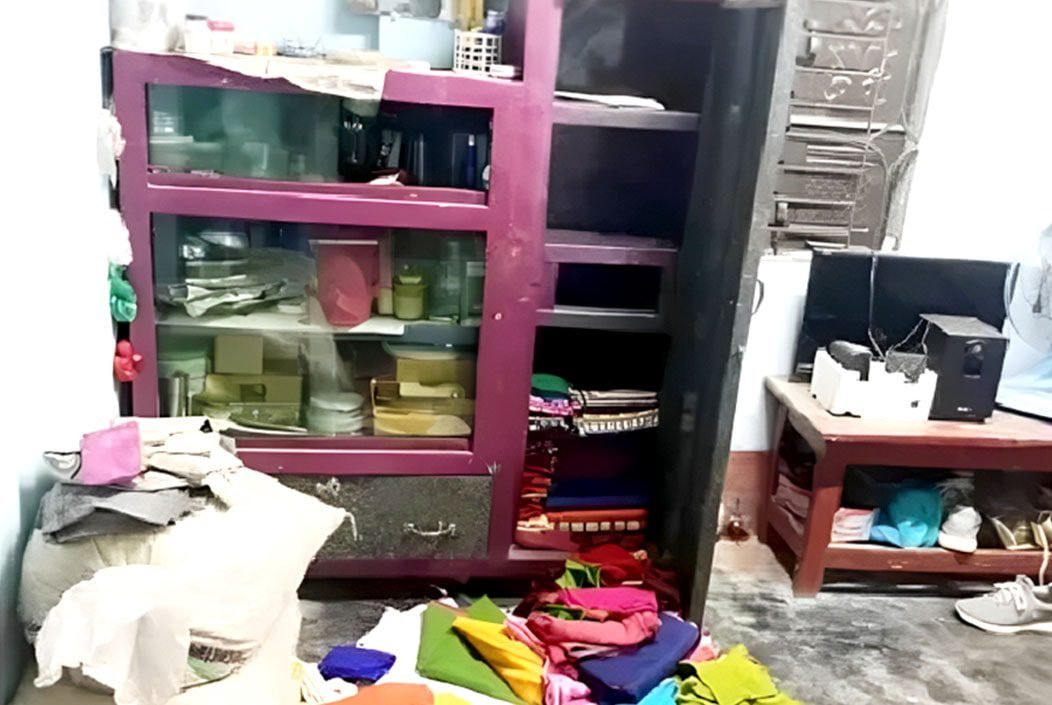 কমলগঞ্জে ডিবি পরিচয়ে র্যাব সদস্যের বাড়িতে ডাকাতি