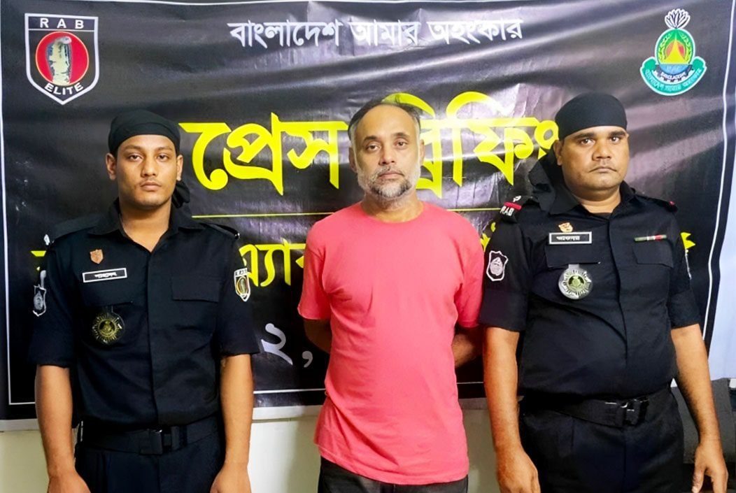 নওগাঁয় র্যাবের অভিযানে ইয়াবাসহ আটক ১