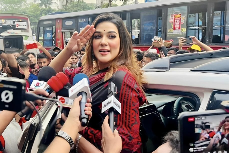 নৌকা না পেয়ে স্বতন্ত্র প্রার্থী হলেন চিত্রনায়কা মাহিয়া মাহি