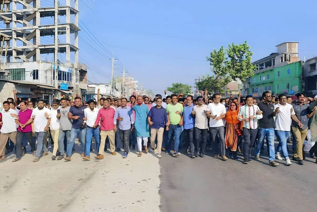 বগুড়া শেরপুরে অবরোধের সমর্থনে বহিস্কৃত নেতা খোকা
