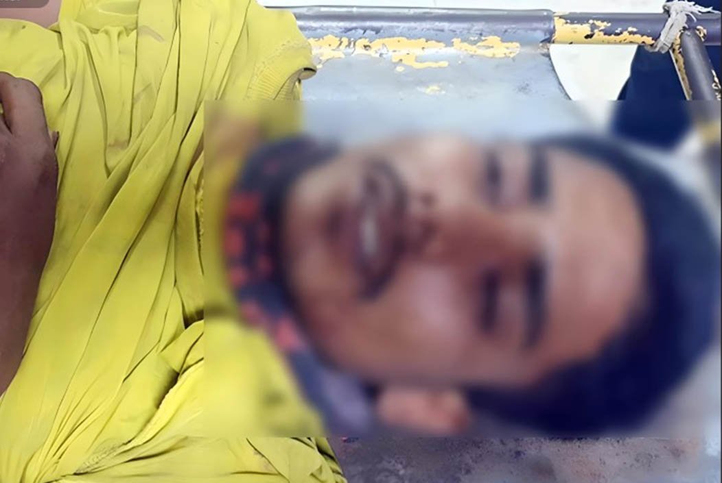 ছিনতাইকারী ধরা পড়ায় কানের দুল খেয়ে ফেলল
