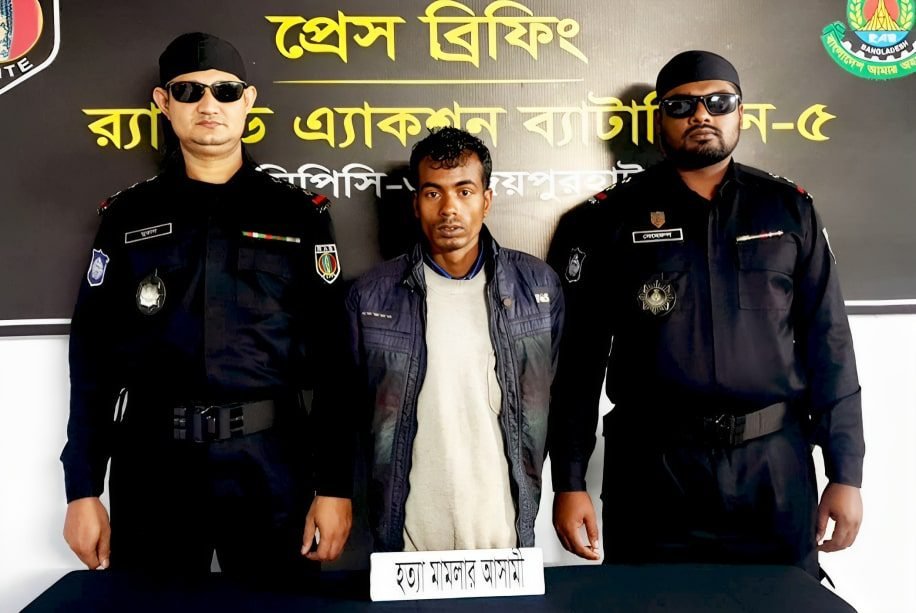 নওগাঁয় ছোট ভাইকে খুনের দায়ে বড় ভাই আটক