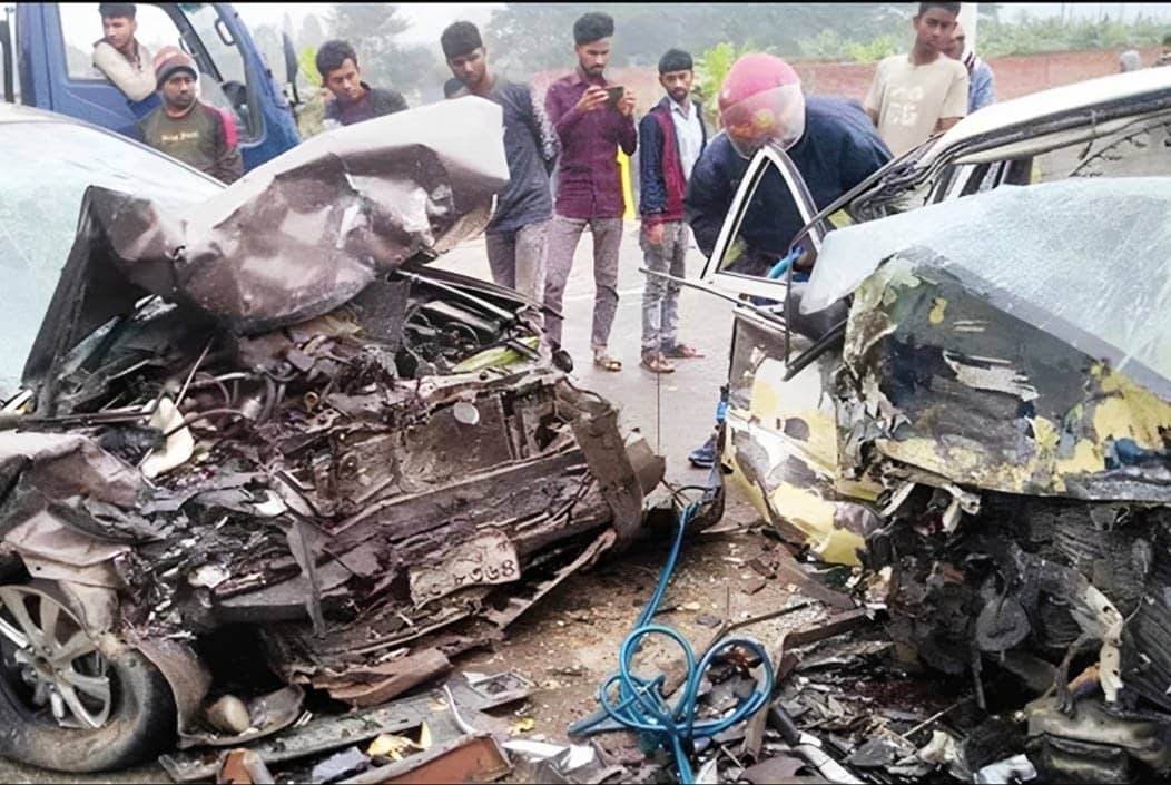 নারায়ণগঞ্জের রূপগঞ্জে ২টি প্রাইভেটকারের সংঘর্ষে নিহত ৩