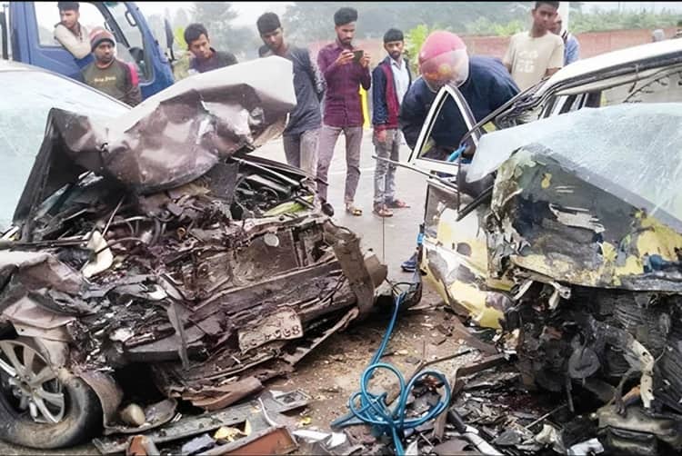 নারায়ণগঞ্জের রূপগঞ্জে ২টি প্রাইভেটকারের সংঘর্ষে নিহত ৩