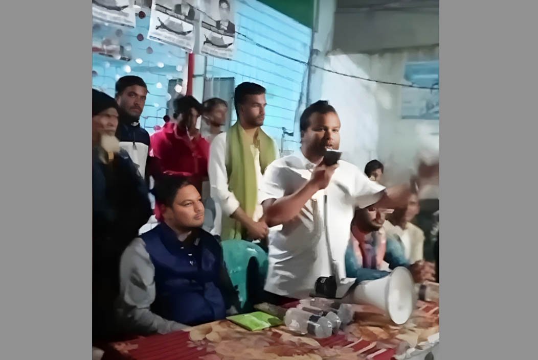 নারায়ণগঞ্জে নৌকায় ভোট না দিলে বিদ্যুৎ ও পানি বন্ধের হুমকি