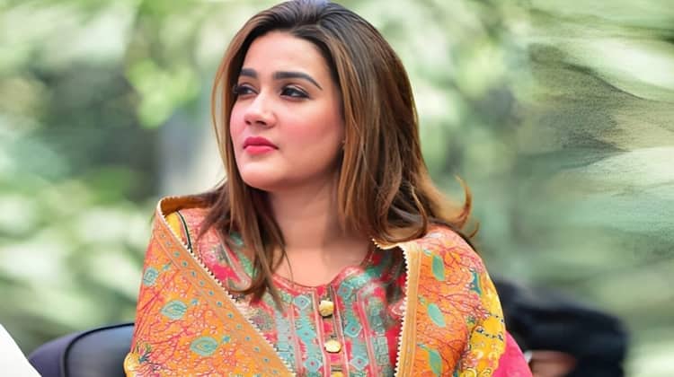 নির্বাচনি আচরণবিধি লঙ্ঘনে চিত্রনায়িকা মাহিয়া মাহিকে জরিমানা