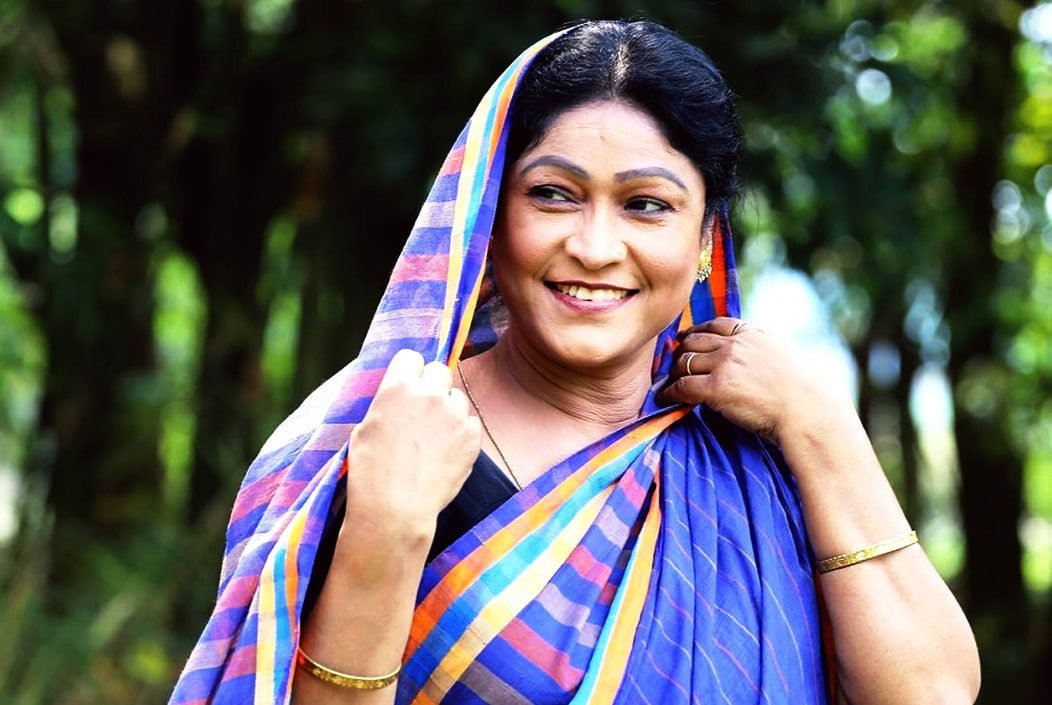পদ্মা সেতু পার হতেই ভয়াবহ দুর্ঘটনার কবলে অভিনেত্রী শেলি