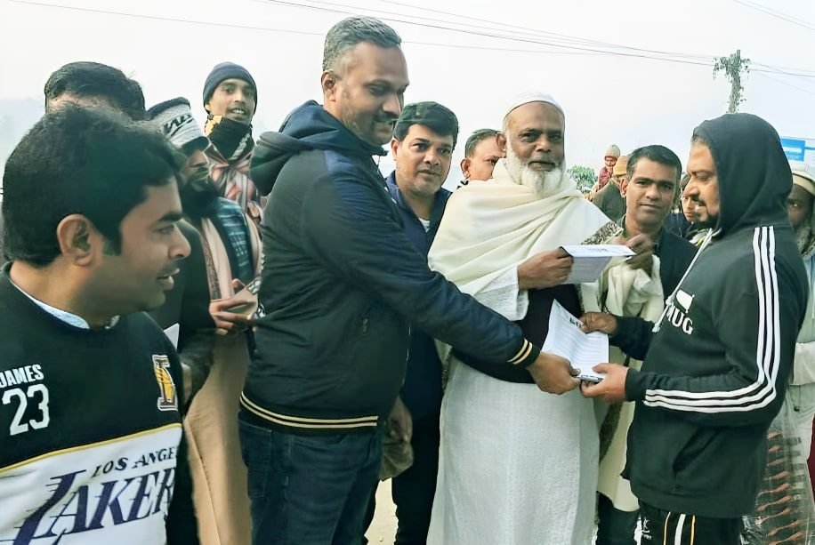 মানিকগঞ্জে ‘ডামি’ নির্বাচন বর্জনের আহ্বান জানিয়ে বিএনপির লিফলেট বিতরণ