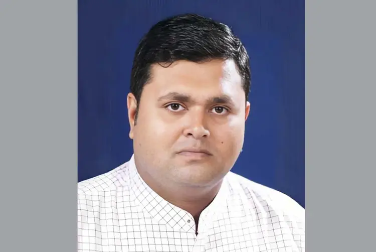 খুলনার ডুমুরিয়ায় উপজেলা চেয়ারম্যানের বিরুদ্ধে কলেজছাত্রীকে ধর্ষণের অভিযোগ