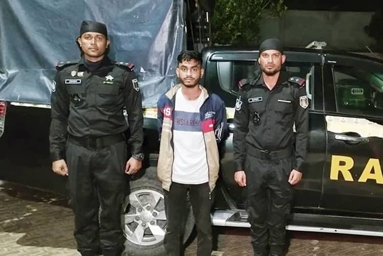 টেকনাফে ৫০ হাজার ইয়াবাসহ গ্রেফতার ১