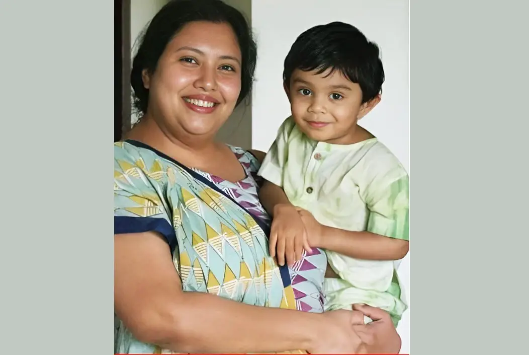 নিজের ছেলেকে শ্বাসরুদ্ধ করে হত্যার অভিযোগে ভারতীয় নারী ...