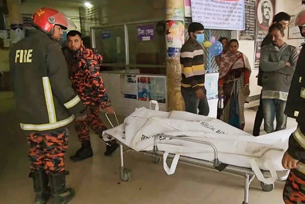 নেত্রকোনা-ময়মনসিংহ সড়কে প্রাইভেটকার-অটোরিকশার মুখামুখি ...