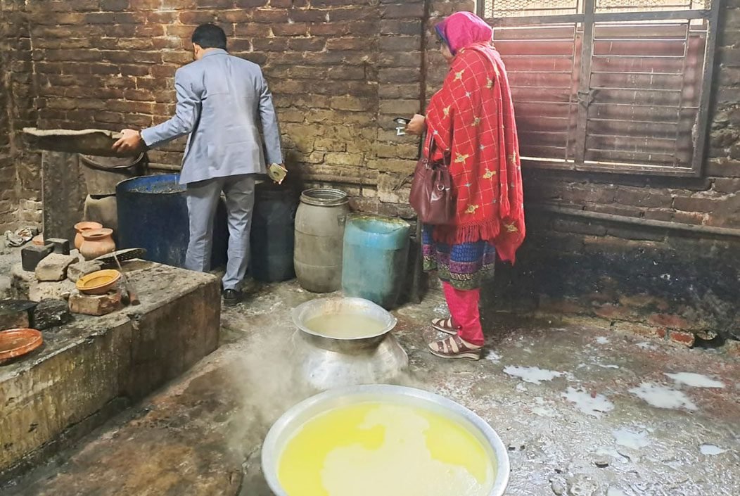 বগুড়ার শেরপুরে নিরাপদ খাদ্য কর্তৃপক্ষের অভিযানে দুই প্রতিষ্ঠানে ২ লাখ টাকা জরিমানা