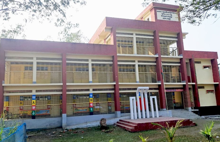 বগুড়ার শেরপুরে স্কুল উন্নয়ন তহবিলের টাকা আত্মসাৎ করলেন প্রধান শিক্ষক