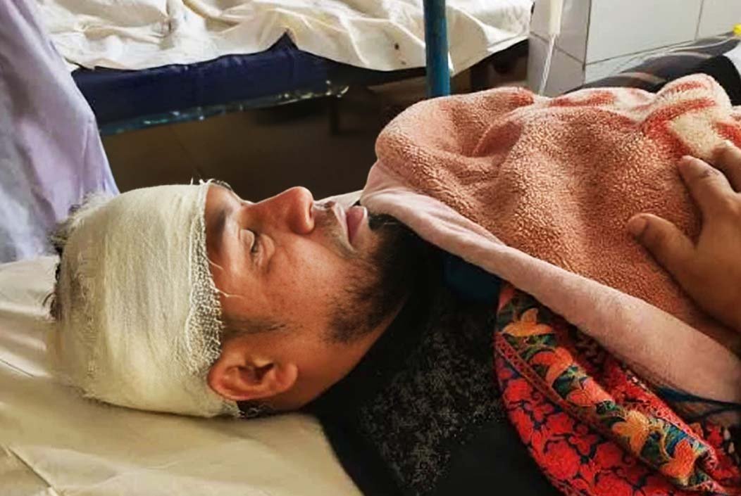 ময়মনসিংহে ঘুষের টাকা ফেরত না দেওয়ায় ভূমি কর্মকর্তাকে পিটুনি