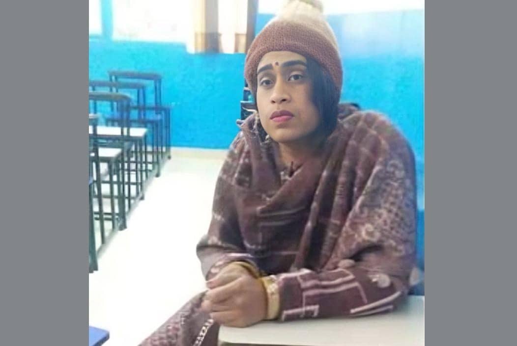 মেয়ে সেজে প্রেমিকার পরীক্ষা দিতে গিয়ে এক যুবক আটক
