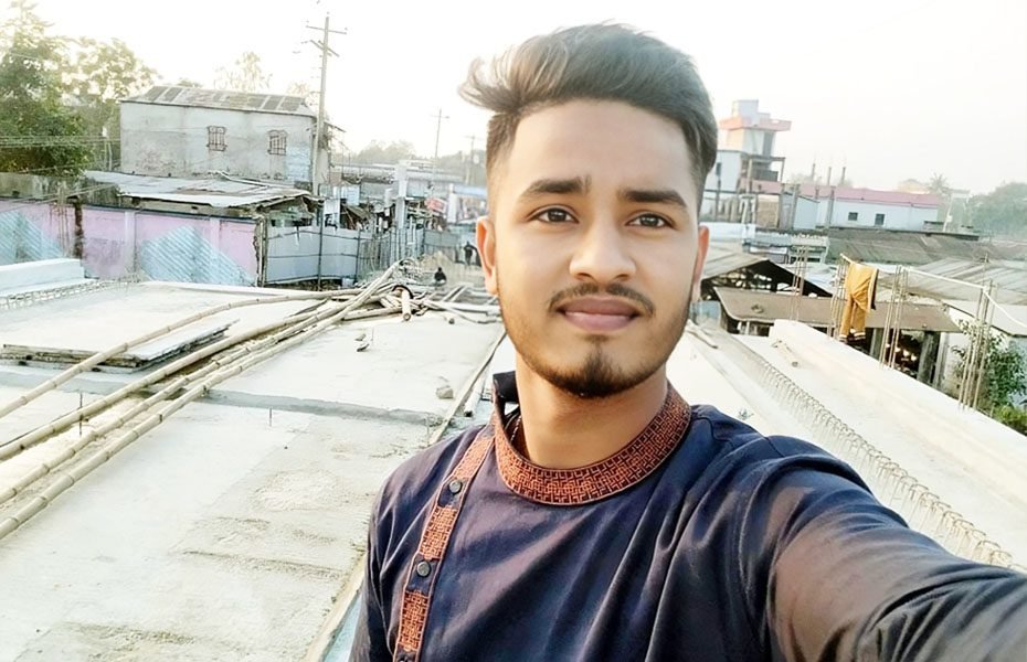 হবিগঞ্জের বাহুবলে মোটরসাইকেল নিয়ন্ত্রণ হারিয়ে কলেজ শিক্...