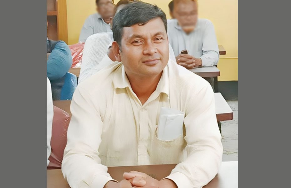 কুড়িগ্রামের রাজারহাটে প্রধান শিক্ষকের ঝুলন্ত লাশ উদ্ধার