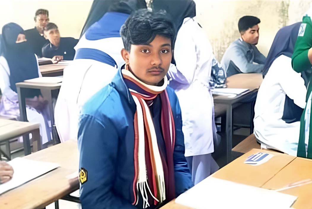 দিনাজপুরের বীরগঞ্জে বাড়িতে বাবার লাশ রেখে এসএসসি পরীক্ষায় অংশ