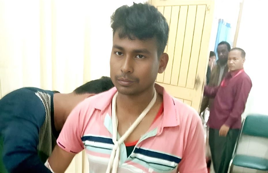 নদীতে মাছ ধরতে গিয়ে বিএসএফের গুলিতে বাংলাদেশি যুবক আহত
