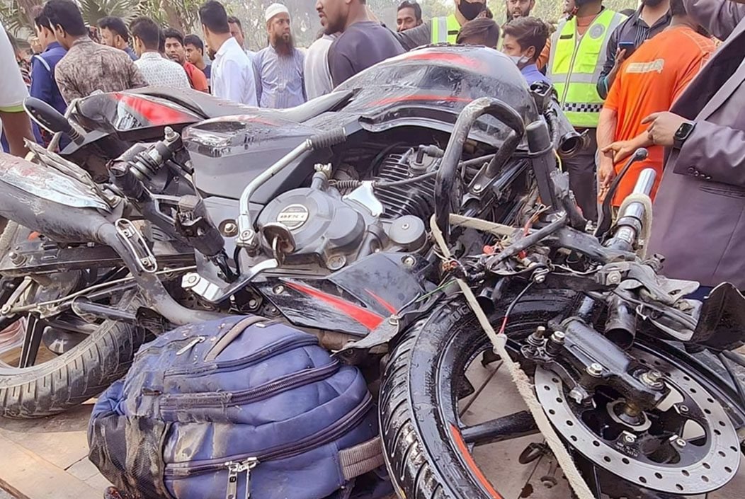 বগুড়ায় ট্রাক-মোটরসাইকেল মুখোমুখি সংঘর্ষে নিহত ২