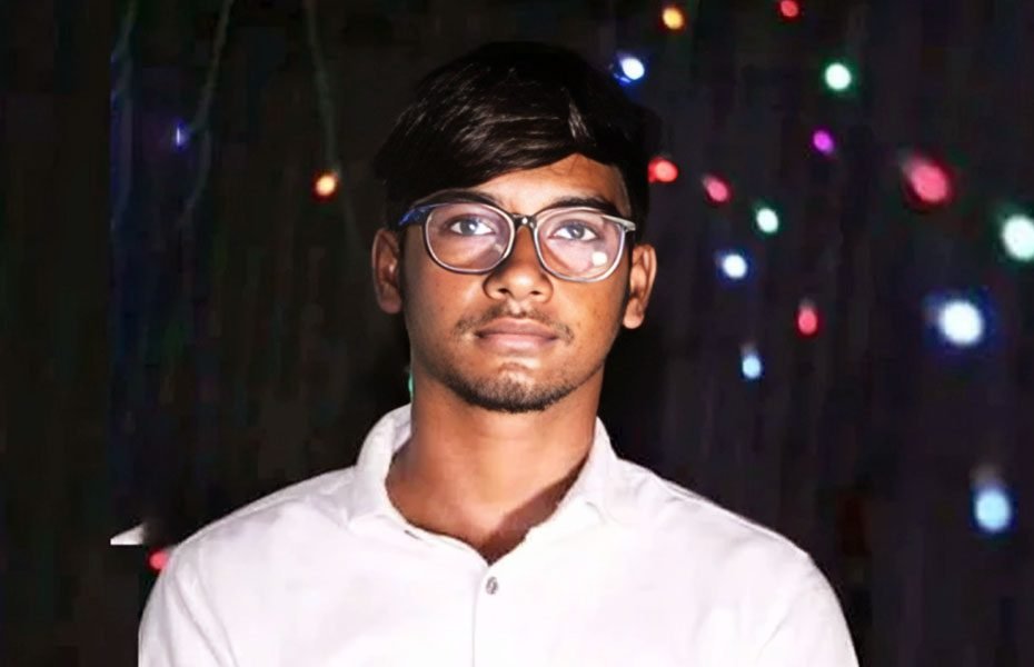মানিকগঞ্জের হরিরামপুরে সাপ ধরতে গিয়ে ছোবল খেয়ে এইচএসসি পরীক্ষার্থীর মৃত্যু
