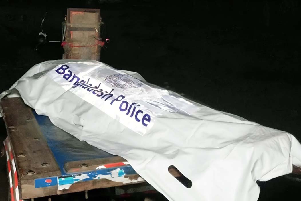 যশোরের বেনাপোলে ফ্যানের সাথে ওড়না পেঁচিয়ে প্রবাসীর স্ত্রীর আত্মহত্যা