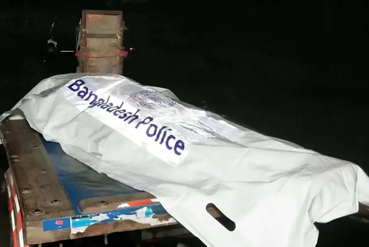 যশোরের বেনাপোলে ফ্যানের সাথে ওড়না পেঁচিয়ে প্রবাসীর স্ত্রীর আত্মহত্যা