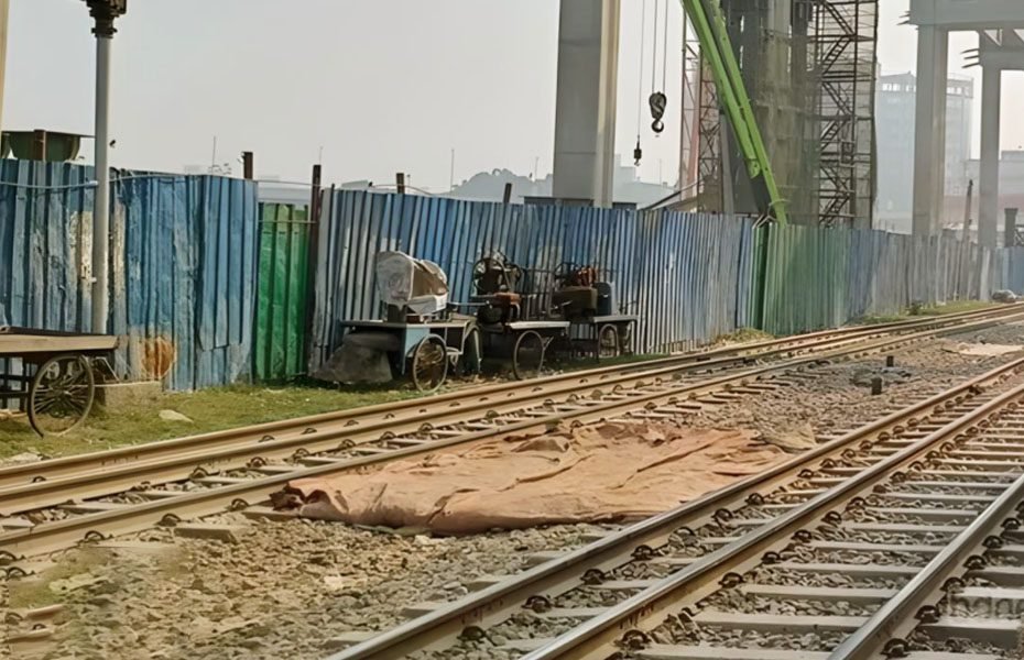 রাজধানীর মগবাজারে ট্রেনের ধাক্কায় নারীর মৃত্যু
