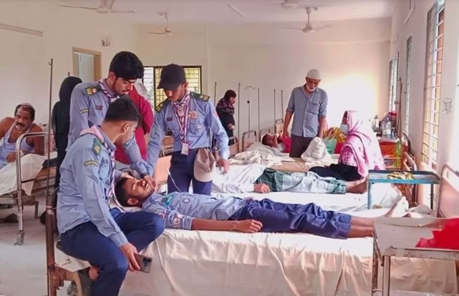ইভটিজিংয়ের প্রতিবাদ করায় বখাটেদের হামলায় আহত ১০ শিক্ষার্থী