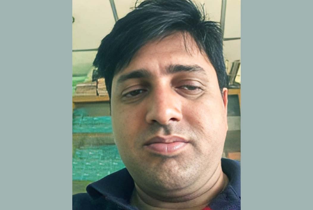 কোচিং সেন্টারে ঢুকে ছাত্র-ছাত্রীদের সামনে শিক্ষককে কুপিয়ে হত্যা