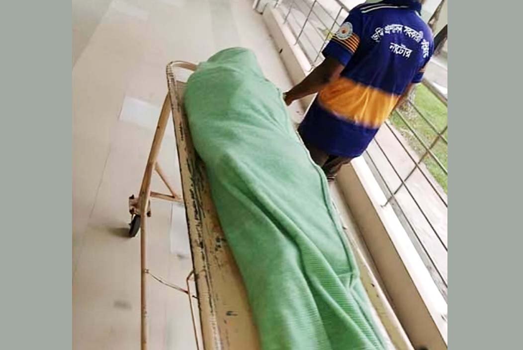 নাটোরের নলডাঙ্গায় কোদালের আঘাতে স্কুল শিক্ষকের মৃত্যু
