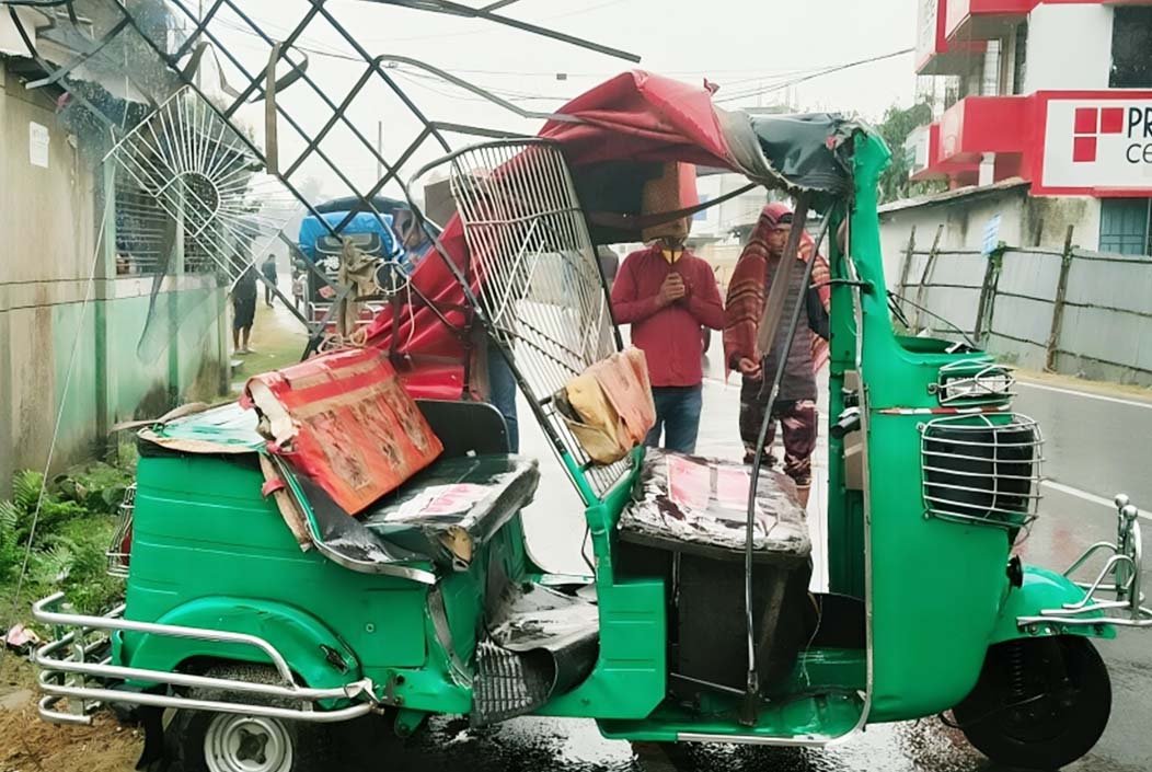 নীলফামারীর সদরে পিকআপের ধাক্কায় সিএনজির ২ যাত্রী নিহত
