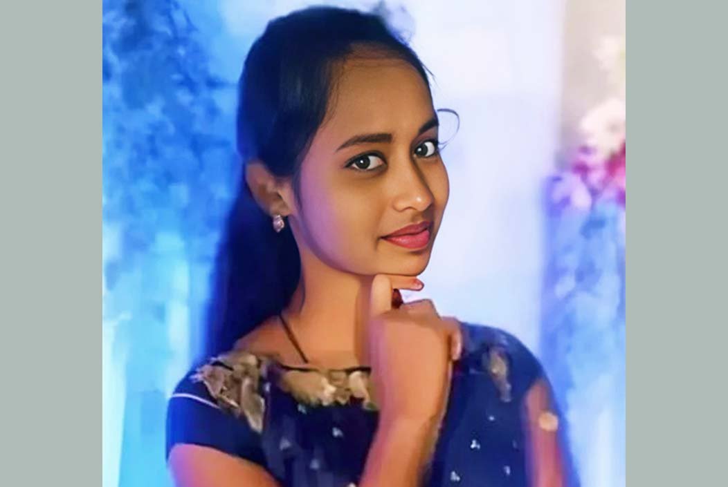ফাঁকা বাড়িতে প্রেমিকের সঙ্গে দেখেই মেয়েকে হত্যা করলেন মা