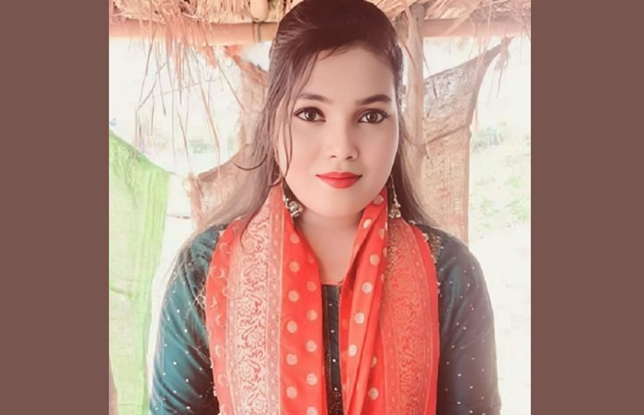 ভারতের উত্তরপ্রদেশে ফ্ল্যাট থেকে সংগীত শিল্পী আঁচলের লা...
