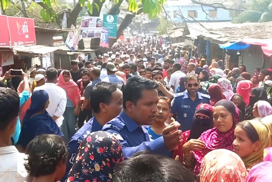 মুন্সিগঞ্জের গজারিয়ায় ঢাকা থেকে চট্টগ্রামগামী মহাসড়কে...