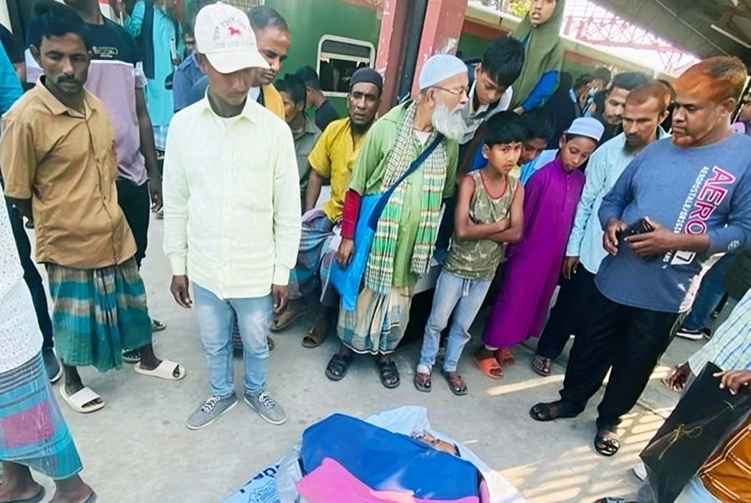 মৌলভীবাজারের কুলাউড়ায় ট্রেনের নিচে ঝাঁপিয়ে যুবকের আত্মহত্যা