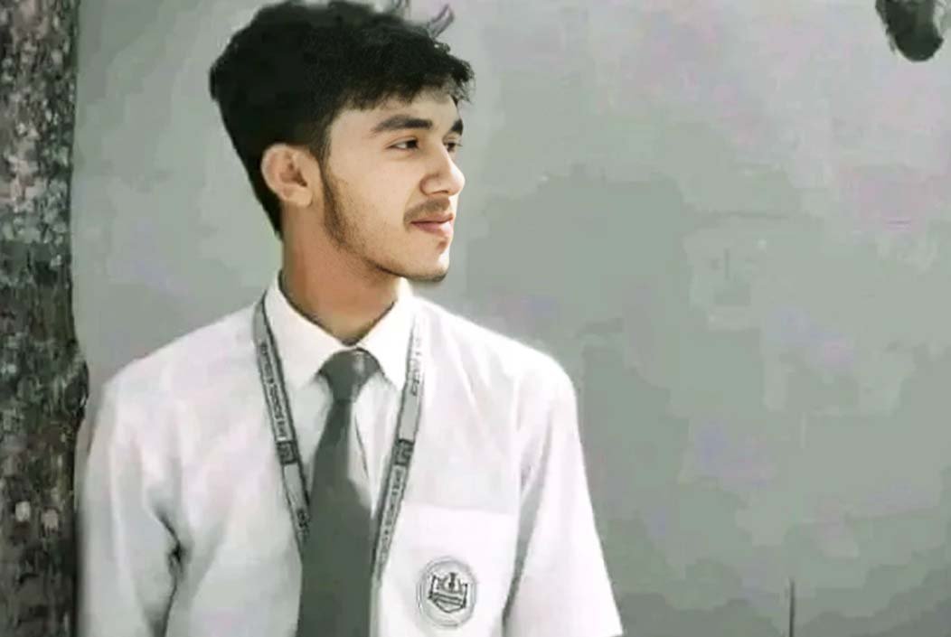 গাইবান্ধায় ট্রেনের নিচে গৃহবধূর আত্মহত্যা, বাঁচাতে গিয়ে যুবকের মৃত্যু